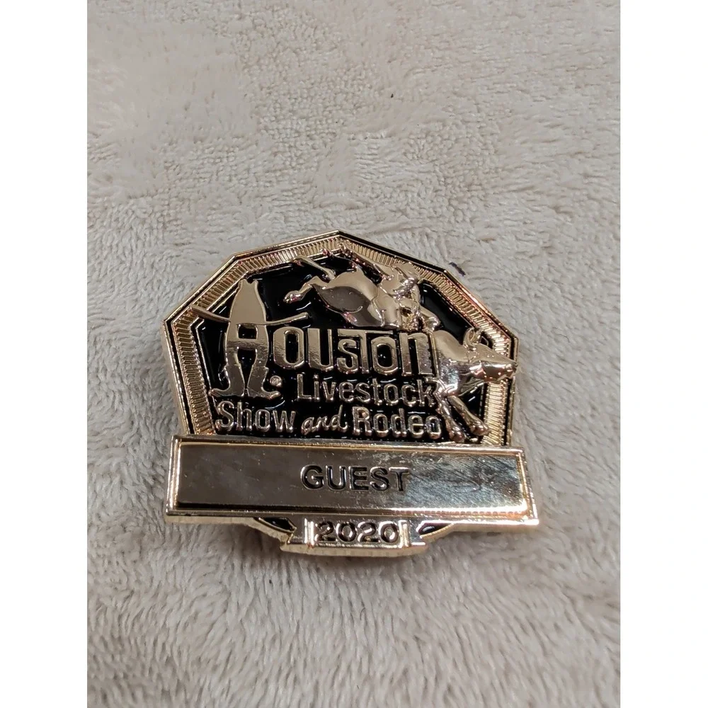 Houston Livestock Show and Rodeo 2020 Guest Pin Gold Tone Enamel Serial‎ 78899